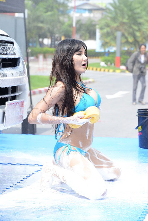 พริตตี้ล้างรถ Fast Auto Show 2016