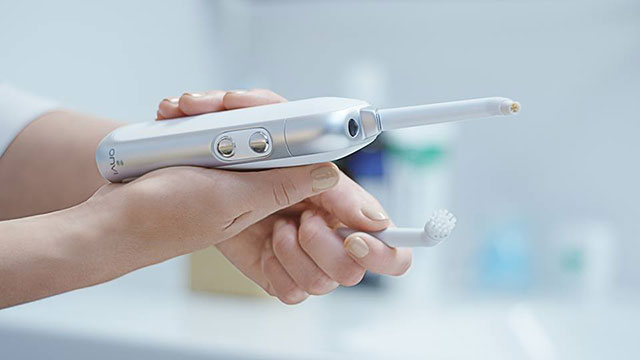 แปรงสีฟันติดกล้อง