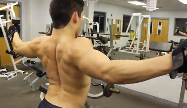 ท่าเล่นกล้ามอก 