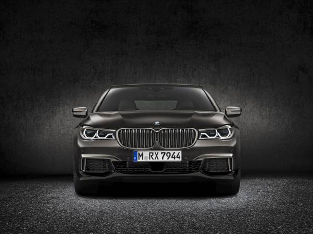 BMW M760Li xDrive 2016