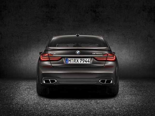 BMW M760Li xDrive 2016