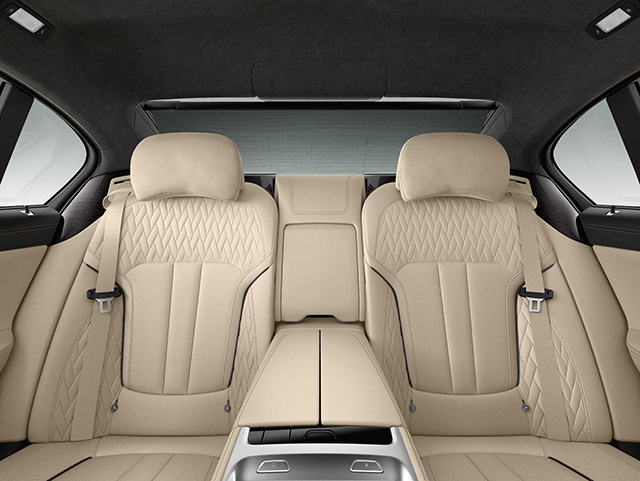 BMW M760Li xDrive 2016