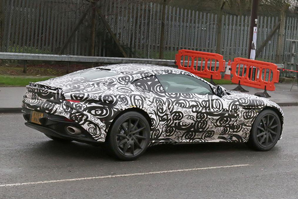 Aston Martin DB11