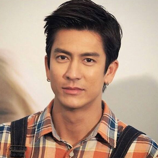 ดาราชายปากน่าจูบ