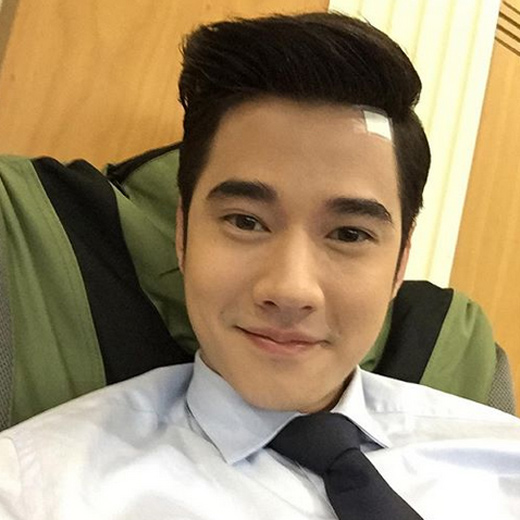 ดาราชายปากน่าจูบ