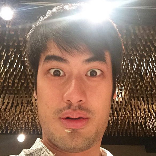 ดาราชายปากน่าจูบ