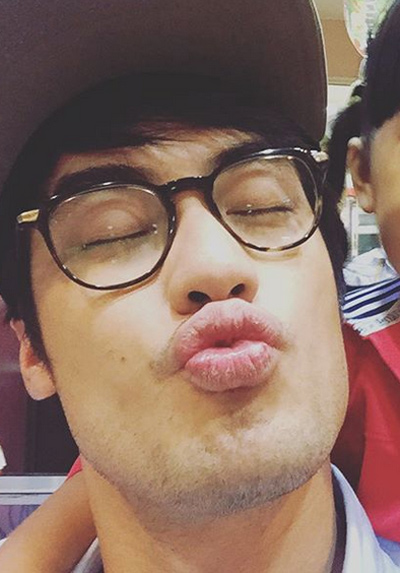 ดาราชายปากน่าจูบ