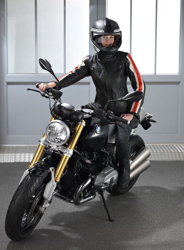 หมวกกันน็อก BMW
