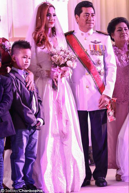 นวรัตน์ อยู่บำรุง วิวาห์หวานเจี๊ยบกับเจ้าสาวกัมพูชา ดีกรีดาราดัง