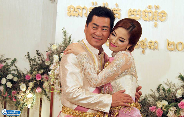 นวรัตน์ อยู่บำรุง วิวาห์หวานเจี๊ยบกับเจ้าสาวกัมพูชา ดีกรีดาราดัง