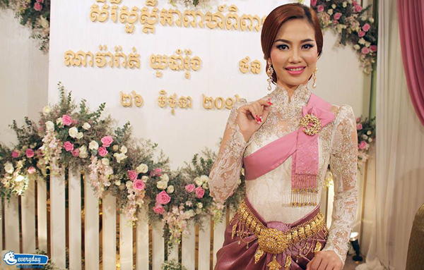 นวรัตน์ อยู่บำรุง วิวาห์หวานเจี๊ยบกับเจ้าสาวกัมพูชา ดีกรีดาราดัง