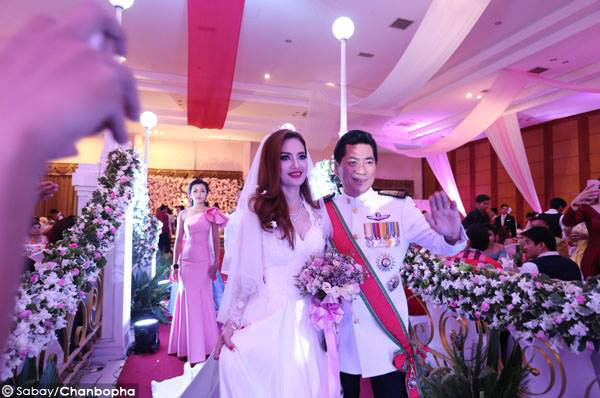 นวรัตน์ อยู่บำรุง วิวาห์หวานเจี๊ยบกับเจ้าสาวกัมพูชา ดีกรีดาราดัง