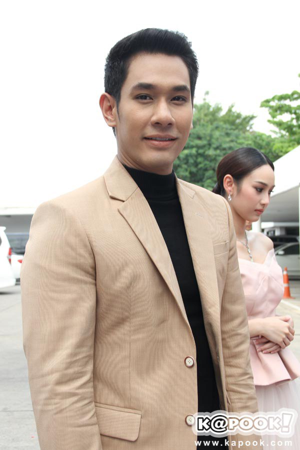 อ๋อม อรรคพันธ์