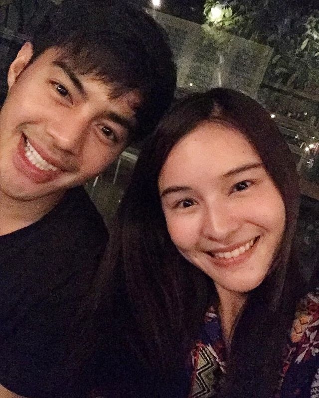 ออม สุชาร์ รับควง ท็อป จรณ เล่นน้ำสงกรานต์ ยันสถานะแค่เพื่อน