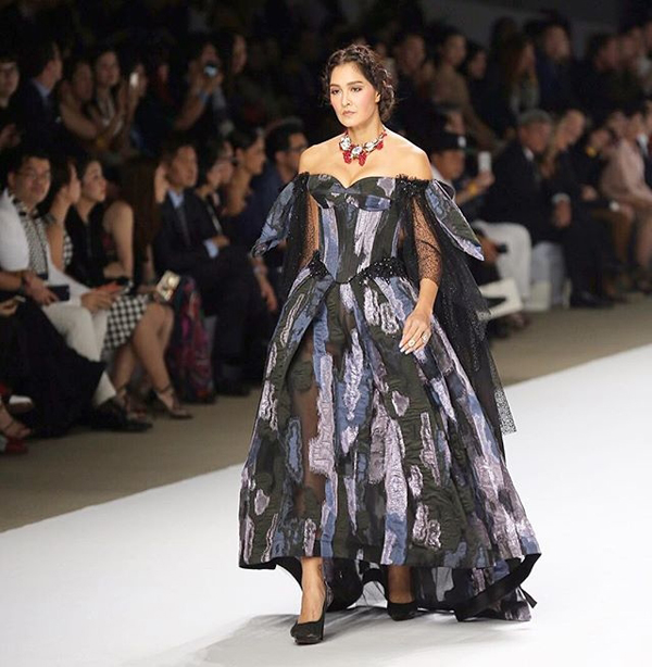 แฟชั่นโชว์ พระองค์เจ้าสิริวัณณวรีนารีรัตน์