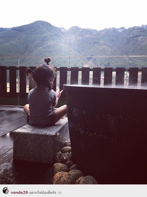 โบว์ แวนด้า โพสต์ภาพ ปอ ทฤษฎี น้องมะลิ พร้อมข้อความ...คิดถึงปอนะ