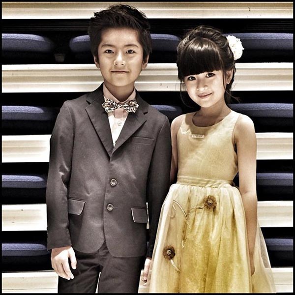 น้องแม็ค น้องอันดา คู่จิ้นรุ่นเยาว์ จูงมือเดินพรมม่วง 