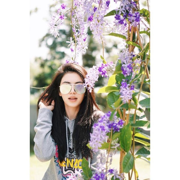 ชมพู่ อารยา แชะภาพคู่ เฮเลน โจทก์เก่า ใหม่ ดาวิกา