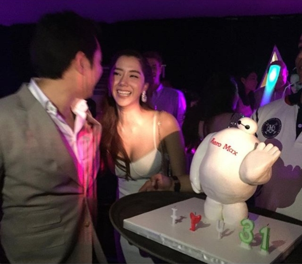 ไอซ์ อภิษฎา ไฮโซแม็กซ์ 