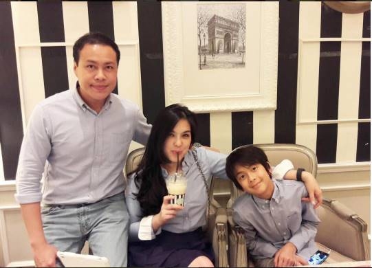 โบ ชญาดา เป็นปลื้มสามีเลื่อนยศเป็น ผู้พันแบงค์ หอมแก้มฟอดใหญ่เป็นรางวัล