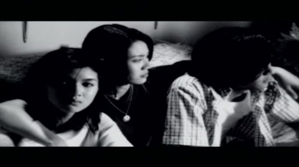 ย้อนดู โบว์ แวนด้า กับความอ่อนหวานละมุน ใน MV ดาวกระดาษ