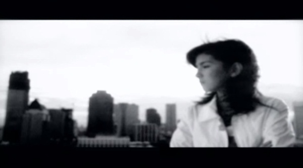 ย้อนดู โบว์ แวนด้า กับความอ่อนหวานละมุน ใน MV ดาวกระดาษ