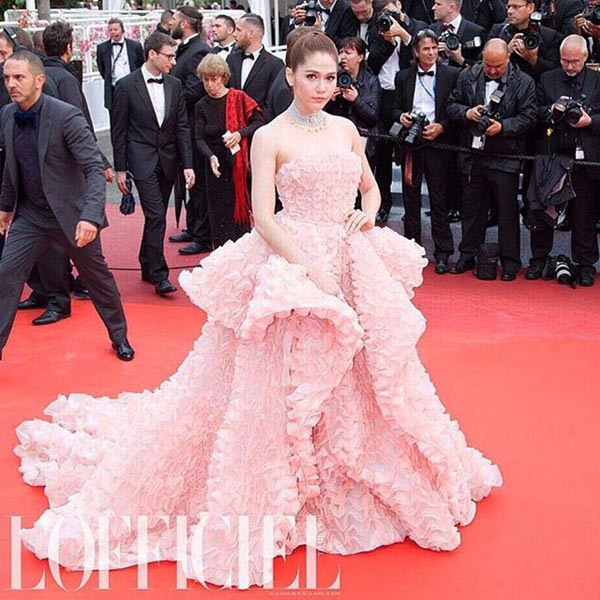 ชมพู่ เมืองคานส์