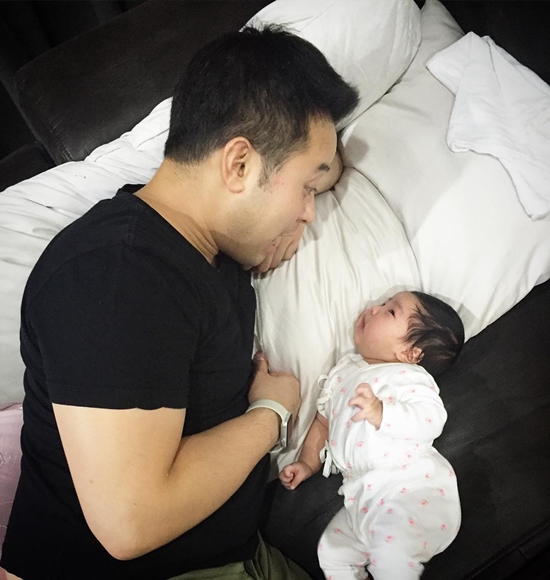 น้องปริม สายฮาเหมือนพ่อมิค แกล้งทำตาเหล่ แม่เบนซ์ ขำกลิ้ง