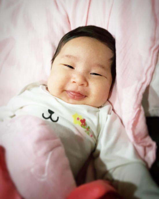 น้องปริม สายฮาเหมือนพ่อมิค แกล้งทำตาเหล่ แม่เบนซ์ ขำกลิ้ง