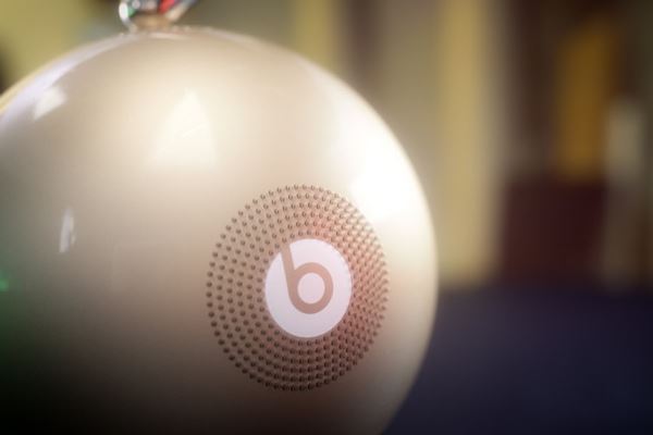 iRis หุ่นยนต์ช่วยดูแลบ้าน