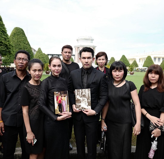 ร้องเพลงสรรเสริญพระบารมี