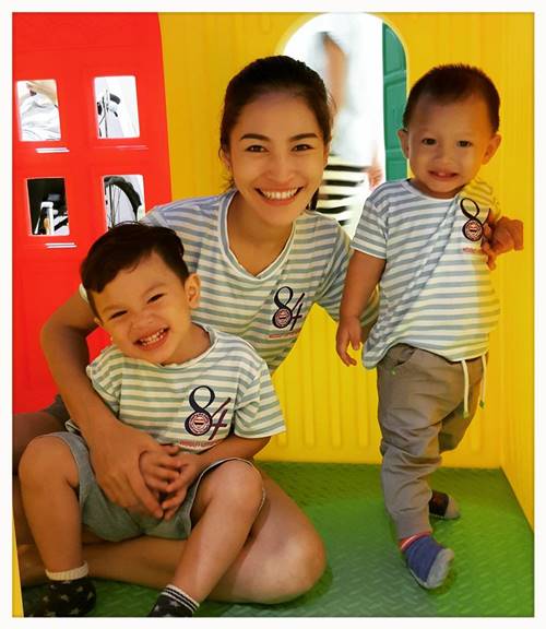 พลอย พลอยพรรณ