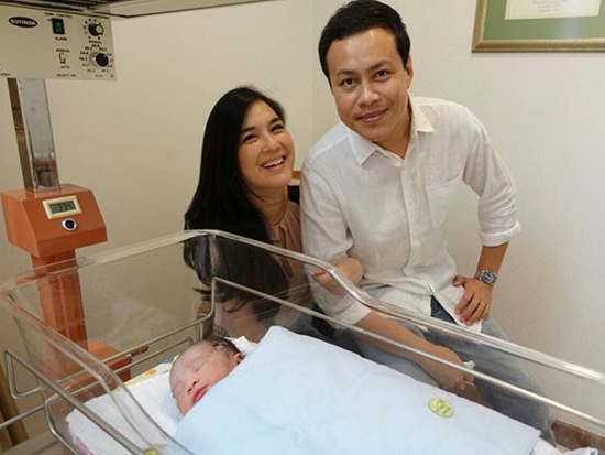 เพชร นาระ คลอดลูกชาย