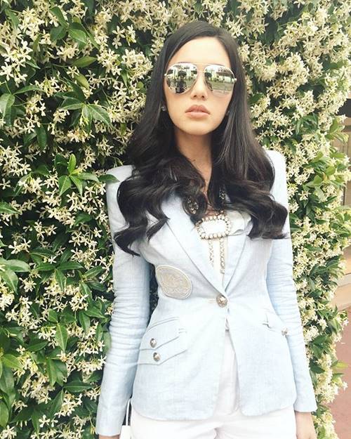 ใหม่ ดาวิกา