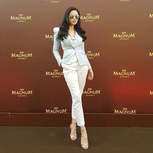 ใหม่ ดาวิกา