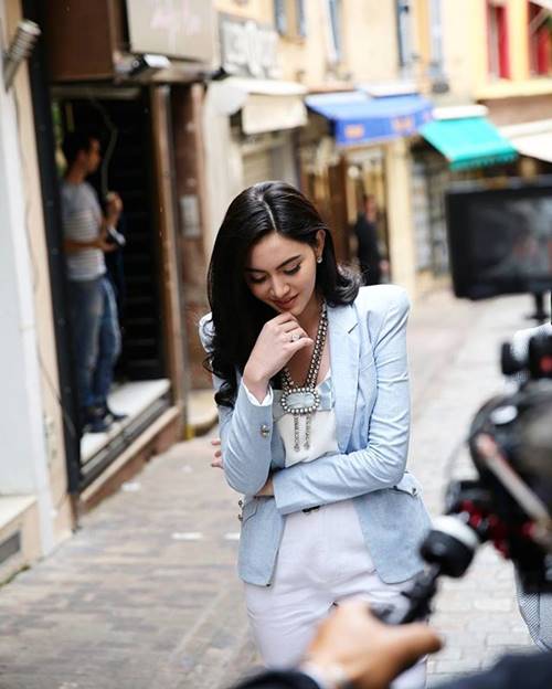 ใหม่ ดาวิกา