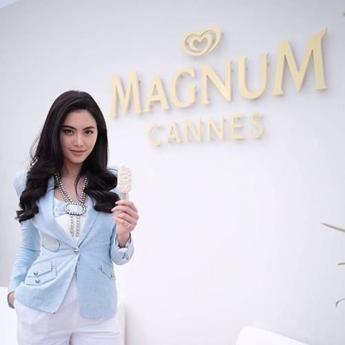 ใหม่ ดาวิกา