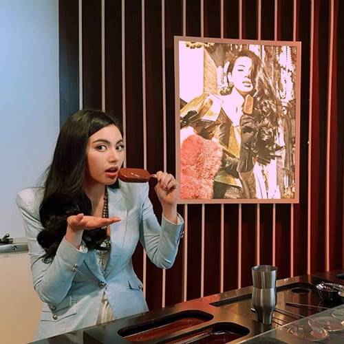 ใหม่ ดาวิกา