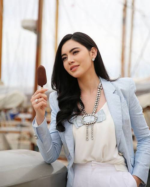 ใหม่ ดาวิกา