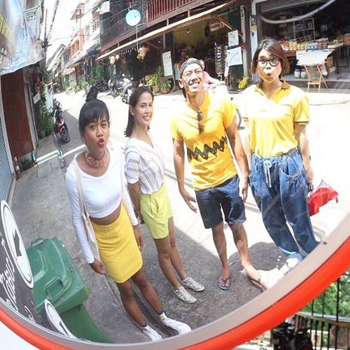 คนบันเทิง พร้อมใจสวมเสื้อเหลือง เฉลิมพระเกียรติในหลวง ครองราชย์ 70 ปี