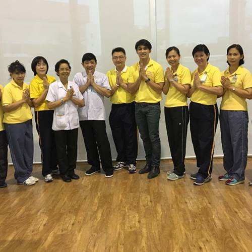 คนบันเทิง พร้อมใจสวมเสื้อเหลือง เฉลิมพระเกียรติในหลวง ครองราชย์ 70 ปี