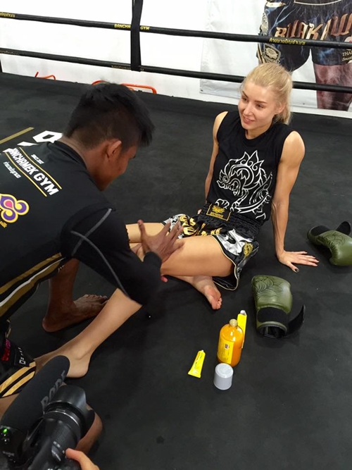 บัวขาว บาร์บี้