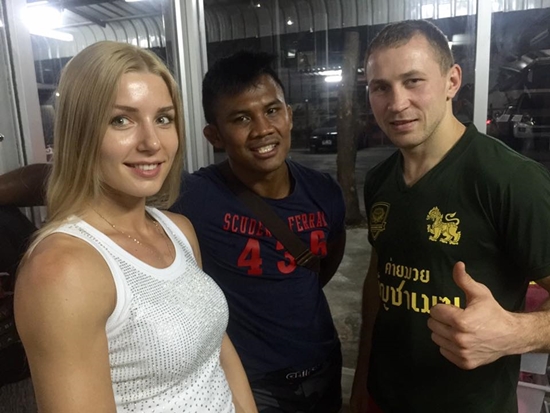 บัวขาว บาร์บี้