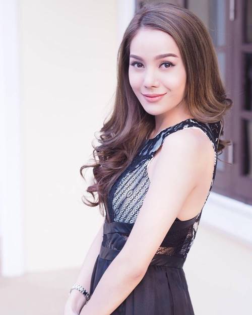 แอมป์ หยก