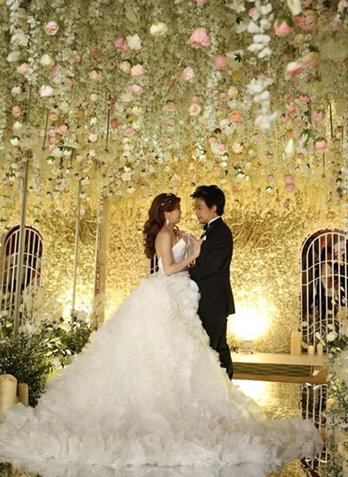 หญิงแย้ แต่งงาน