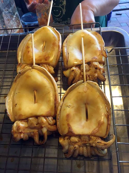 ร้านปลาหมึกย่าง