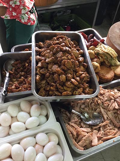 ร้านข้าวเหนียวหมูทอดเจ้าเด็ด