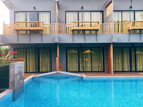 ที่พักขนอม ติดทะเล