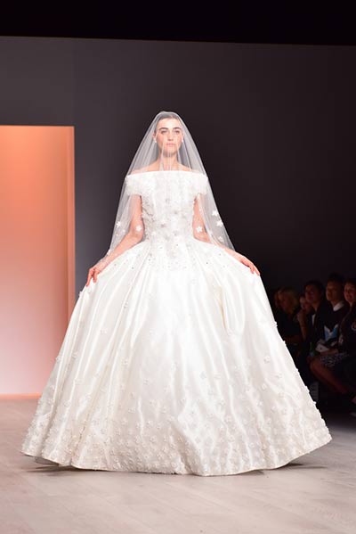 แบบชุดแต่งงาน ดีไซน์เก๋