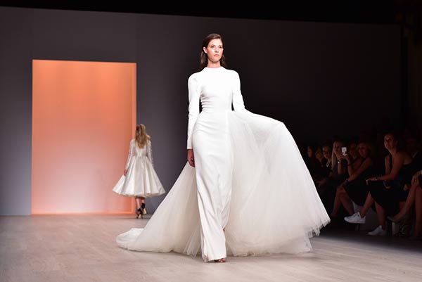 แบบชุดแต่งงาน ดีไซน์เก๋